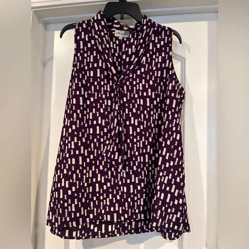 Sleeveless shell blouse